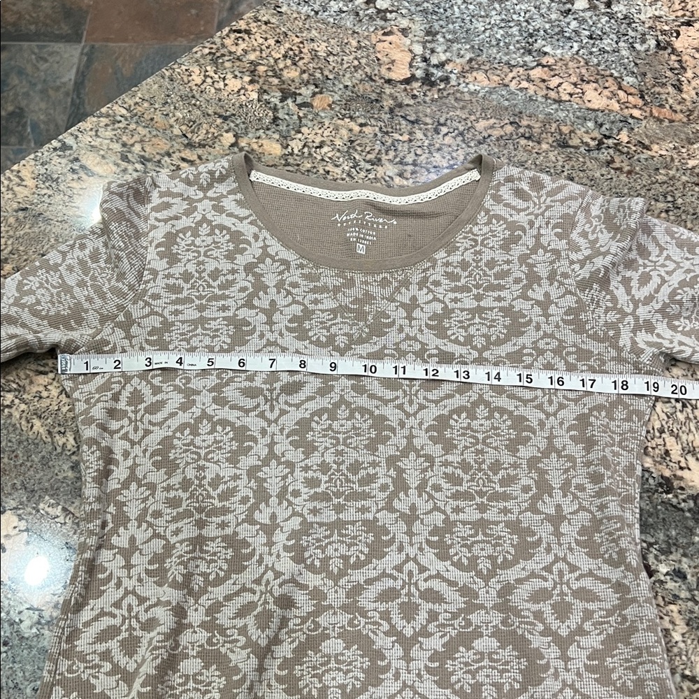 Chic Beige Patterned Long Sleeve Top - image 5